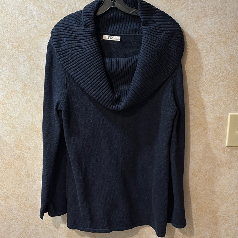 Ugg Women’s Big Cowl Winter Sweater, Size Large